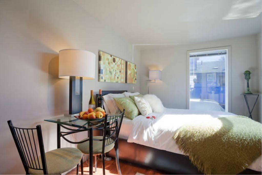 Fisherman'S Wharf Bed & Breakfast Victoria Exteriér fotografie