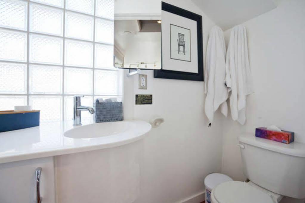 Fisherman'S Wharf Bed & Breakfast Victoria Exteriér fotografie